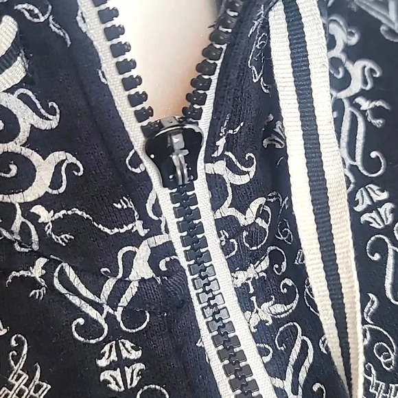**SOLD** The North Face Damask Design Zip Up Hooded Sweatshirt - Picture 3 of 5